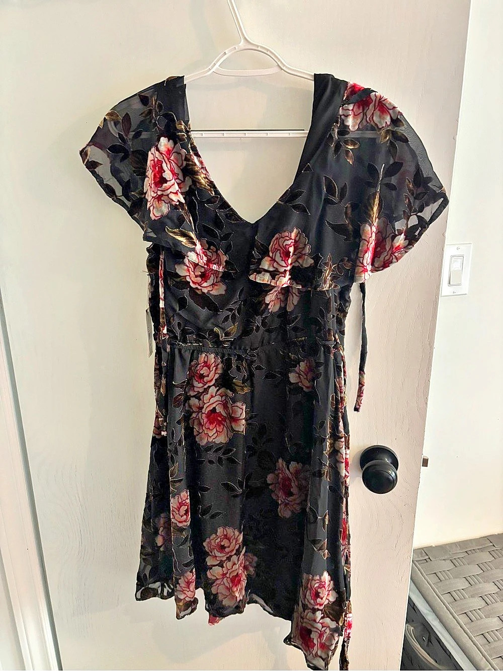 Dex Dress in Black & Floral Size Large NWT